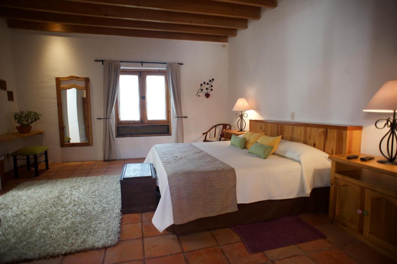 La Casona De Los Colibries El Pueblito  Room photo